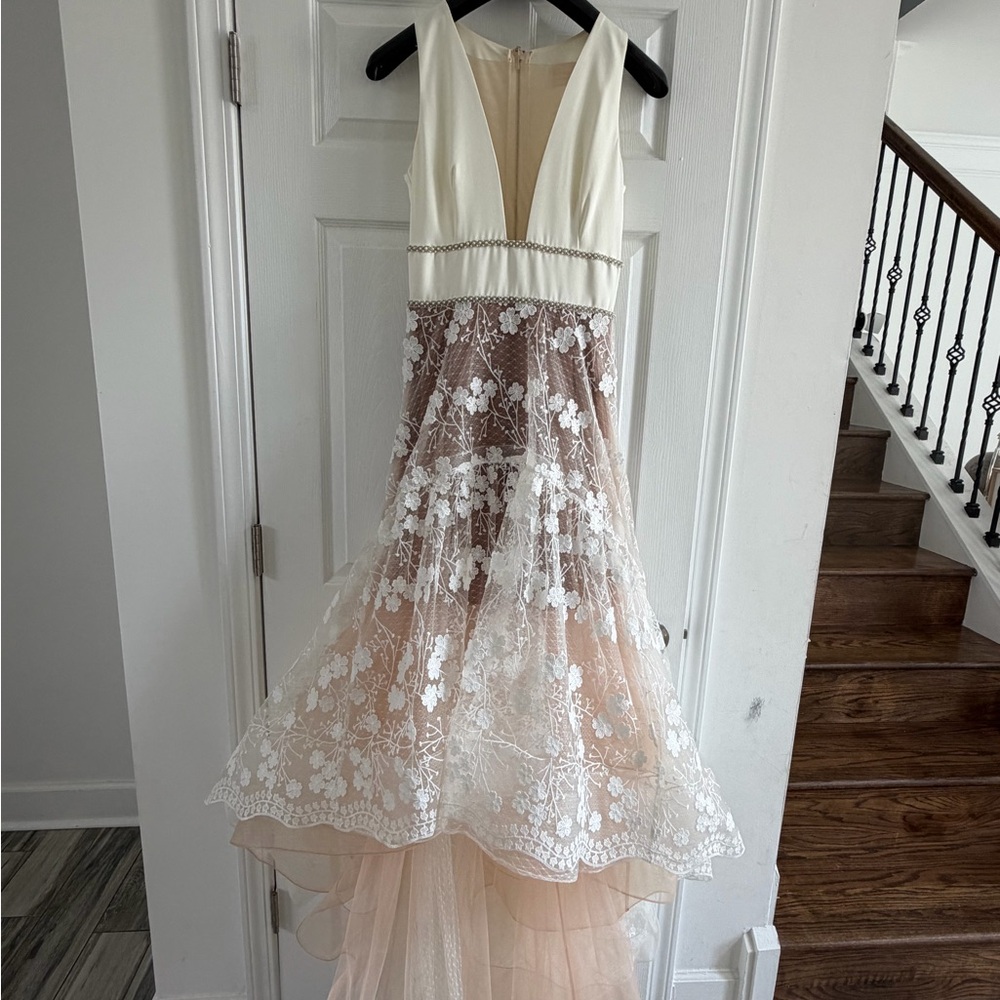 Fiona Bridal Gown in White
Bronx and Banco